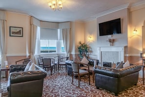 Lounge - The Clifton Hotel (Scarborough)