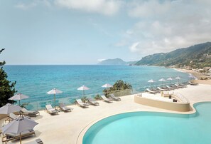 Indoor pool, 2 outdoor pools, pool umbrellas, sun loungers - Alkyna Lifestyle Beach Resort - Adults Only (Corfu)