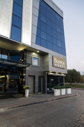 Front of property - Blanca Hotel (Izmir)