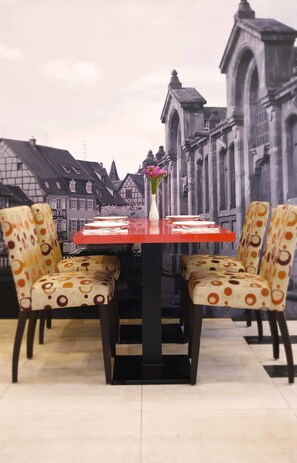 Dagelijks ontbijtbuffet (TWD 480 per persoon)