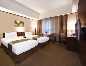 In-room safe, desk, blackout drapes, iron/ironing board - Fullon Hotel Sanyin (New Taipei City)