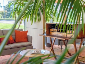 Coin salon dans le hall