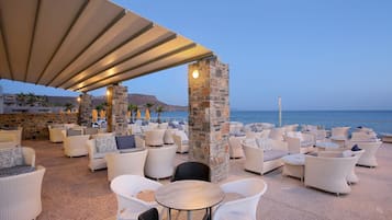 3 bars/lounges, poolside bar