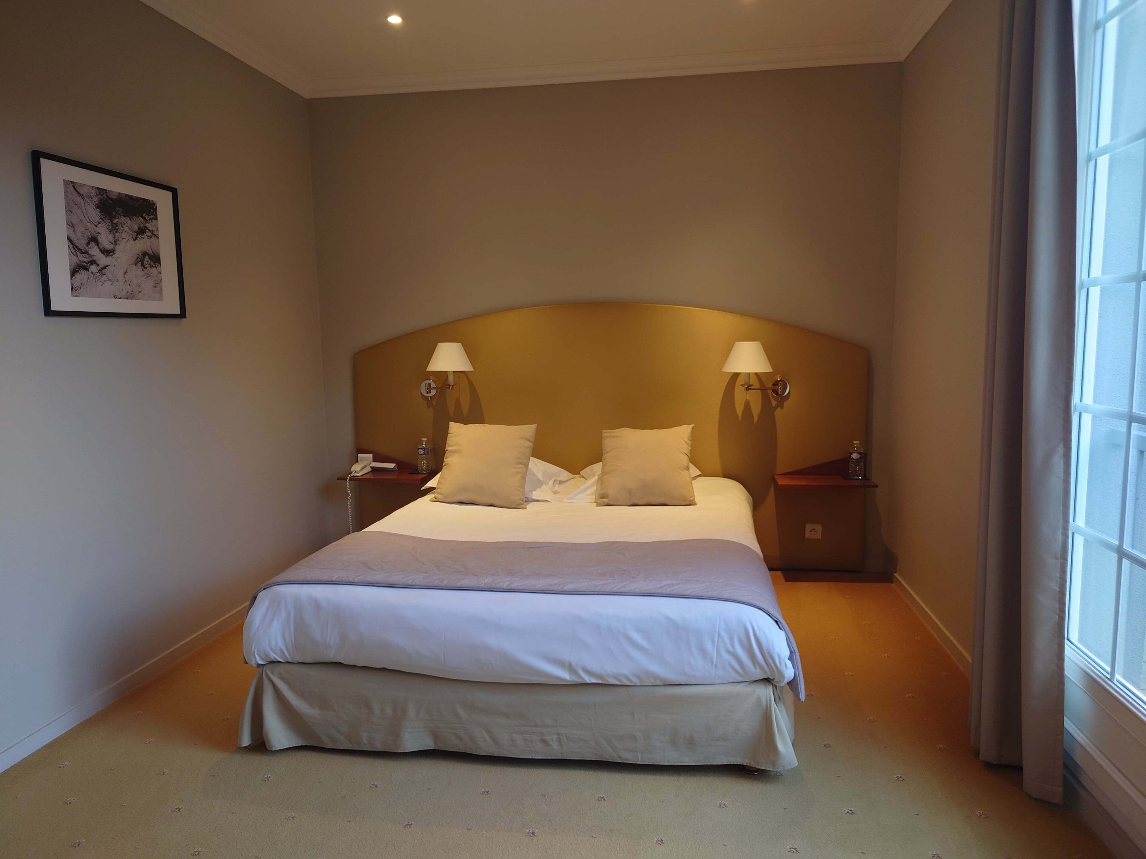comfort double or twin room | desk, free cots/infant beds, free wifi, bed sheets