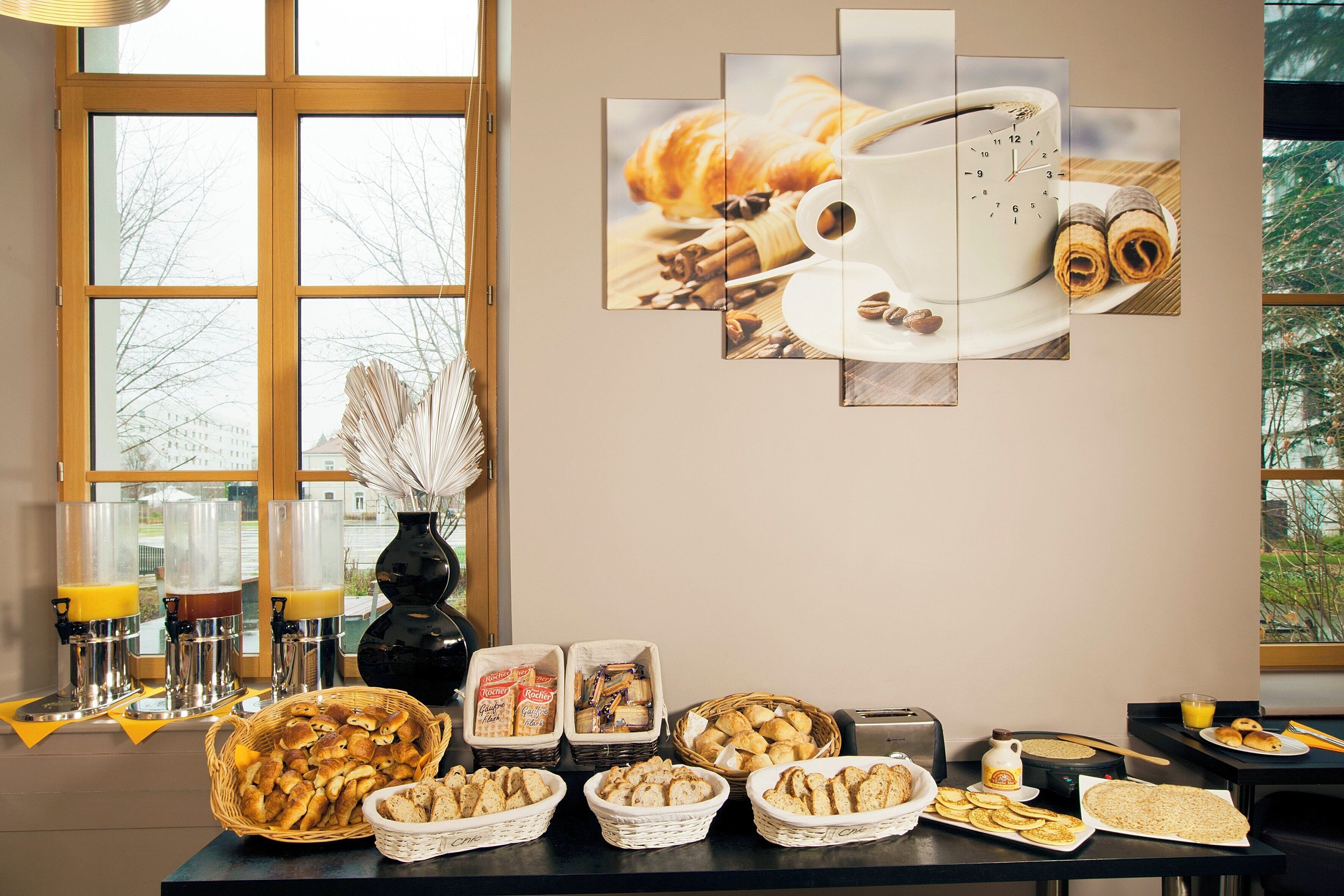 Daily buffet breakfast (EUR 18 per person)