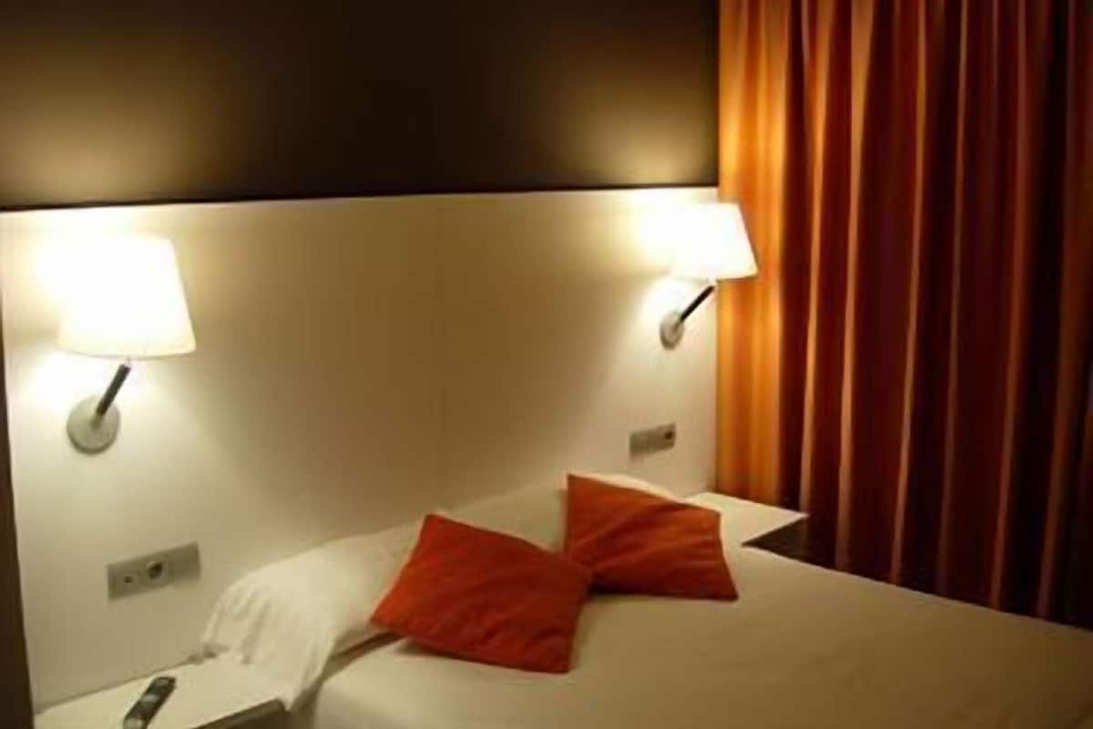 ห้องเบสิก | มินิบาร์, ตู้นิรภัยในห้องพัก, โต๊ะทำงาน, Wi-Fi ฟรี