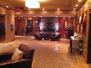 Lobby - Silver Creek Lodge (Canmore)