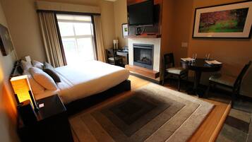 Deluxe Room, 1 King Bed