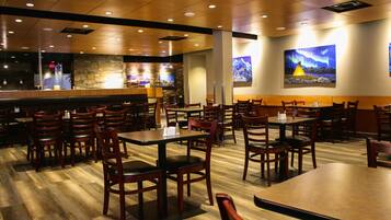 Daily cooked-to-order breakfast for a fee