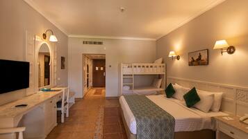 Family Room Bunk Bed | Minibar, in-room safe, individually decorated, individually furnished