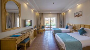 Minibar, in-room safe, individually decorated, individually furnished