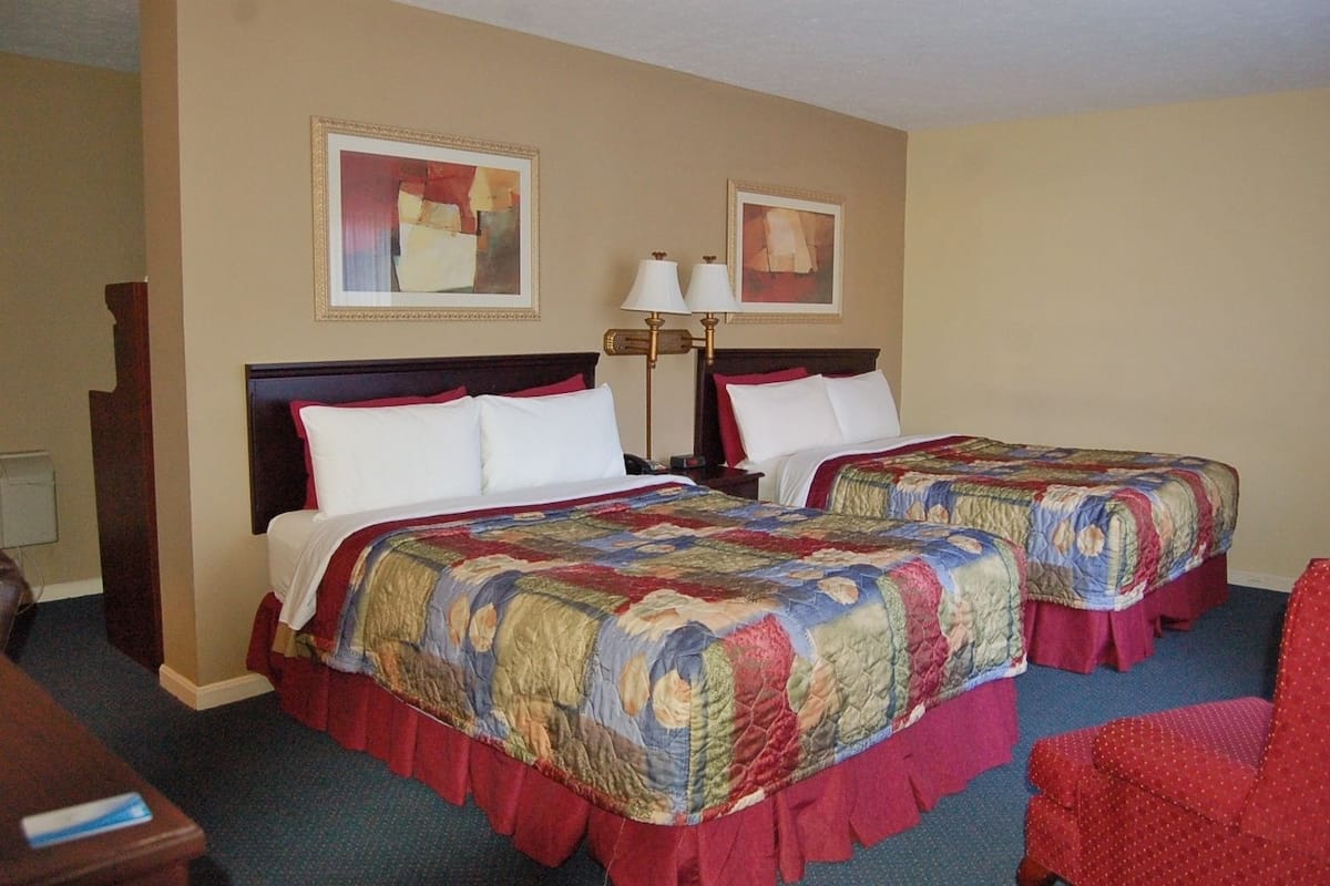 Room, 2 Queen Beds, Refrigerator & Microwave