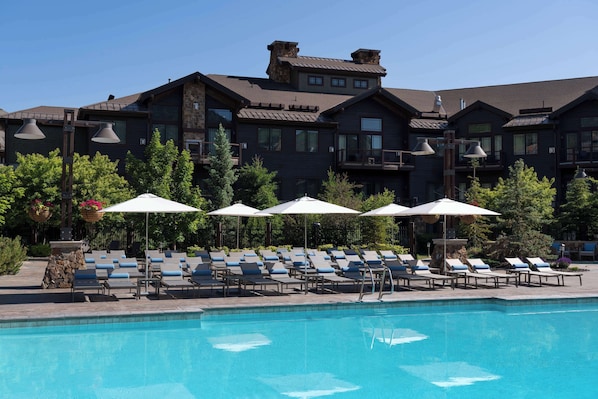 Outdoor pool, open 7:00 AM to 10:00 PM, cabanas (surcharge) - Waldorf Astoria Park City (Park City)
