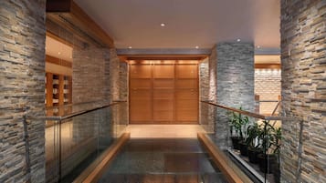 Couples treatment room(s), steam room, body treatments, aromatherapy
