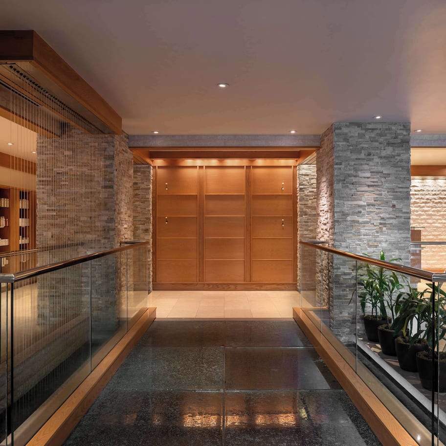 Couples treatment rooms, steam room, body treatments, aromatherapy