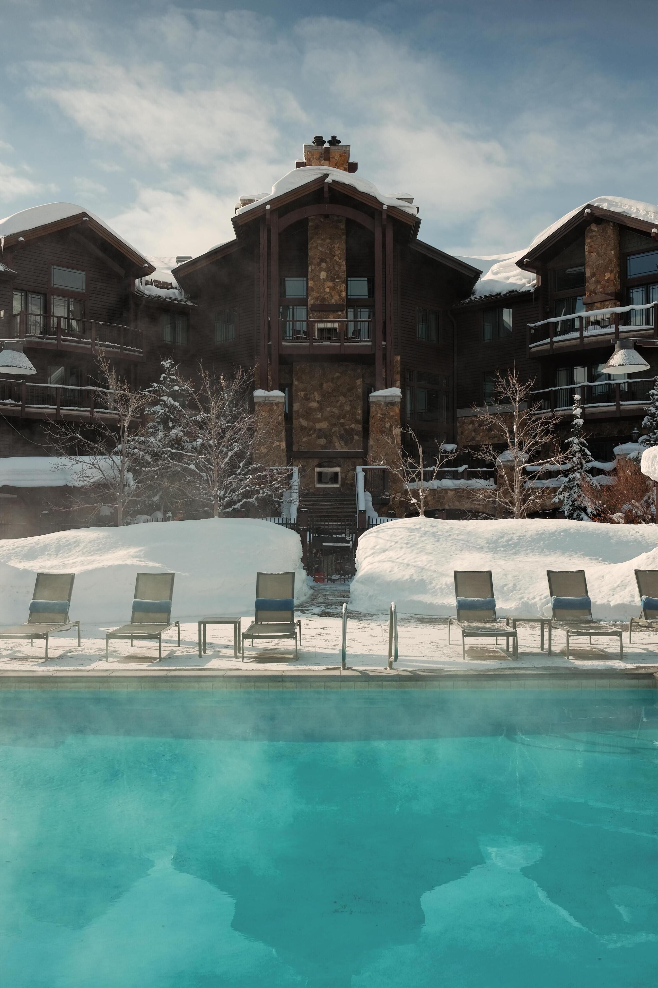 Outdoor pool, open 7:00 AM to 10:00 PM, pool cabanas (surcharge)