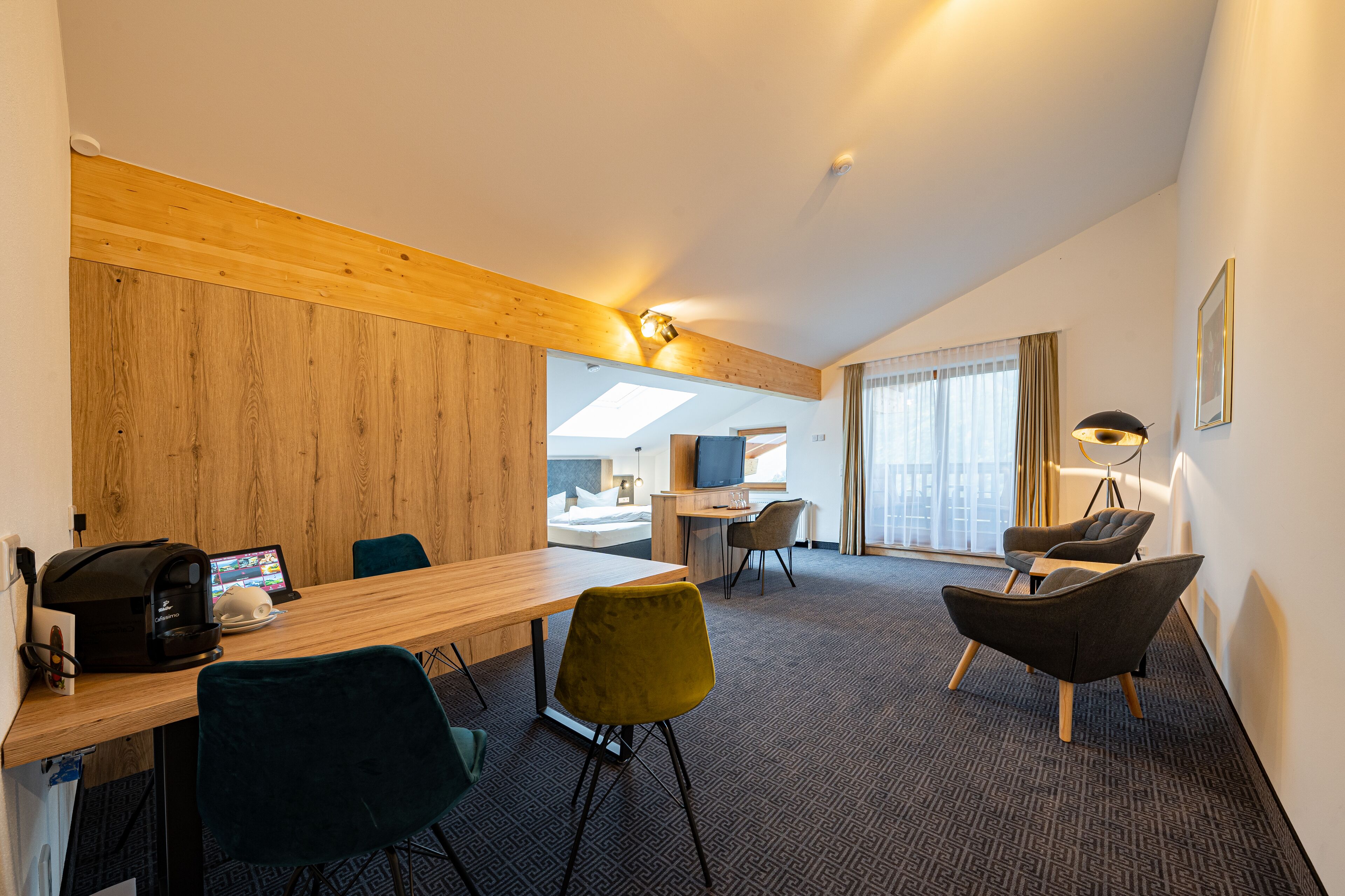 suite | hypo-allergenic bedding, memory-foam beds, minibar, in-room safe