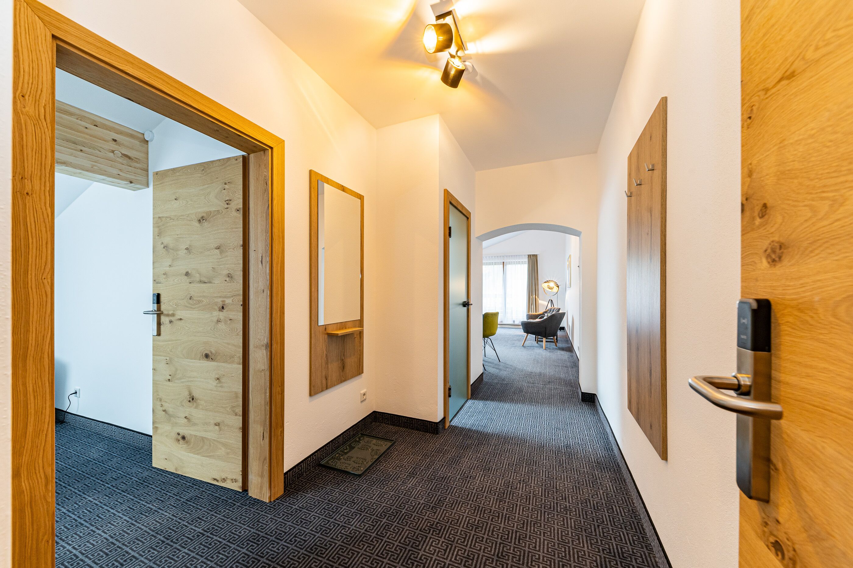 suite | hypo-allergenic bedding, memory-foam beds, minibar, in-room safe