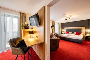 Comfort Double Room | Hypo-allergenic bedding, memory foam beds, minibar, in-room safe - Berggasthof Hotel Adersberg (Grassau)
