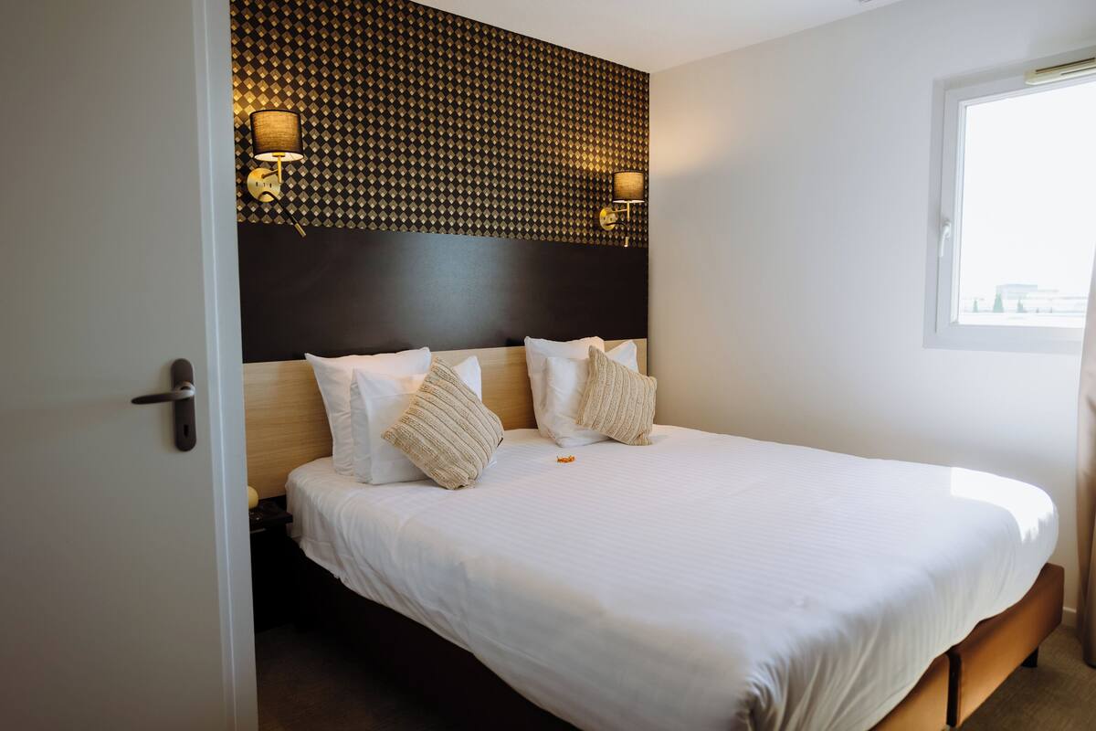 Appartement Supérieur Duplex - 4 personnes | Una cassaforte in camera, una scrivania, insonorizzazione