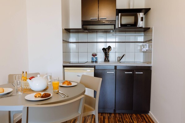 Appartement Supérieur - 4 personnes | 客房內保險箱、書桌、隔音、熨斗/熨衣板