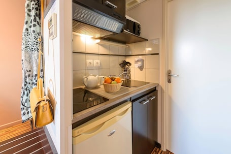 Studio - 2 persons | In-room safe, desk, soundproofing, iron/ironing board