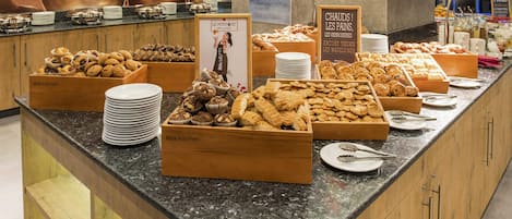 Petit déjeuner buffet (1400 DZD par personne)