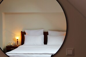 Superior Double or Twin Room | Minibar, individually decorated, individually furnished, desk - Astra Old Town (Sarajevo)