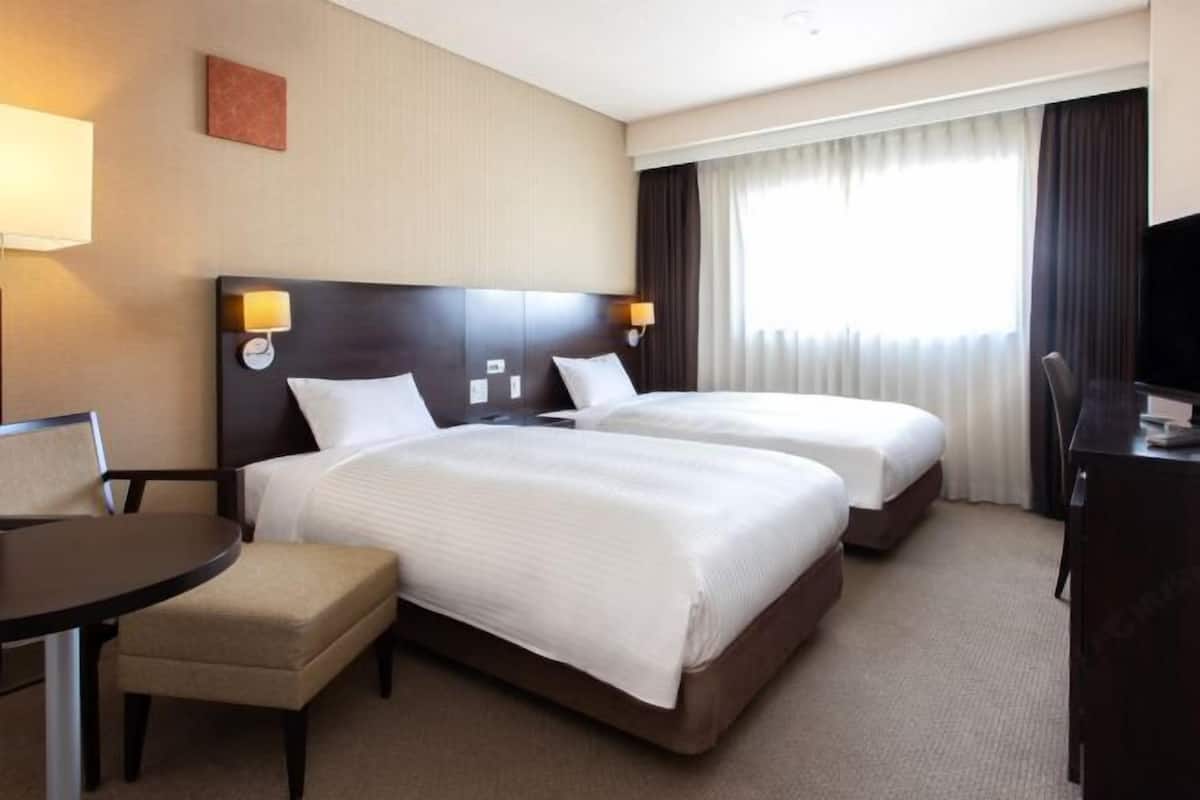 1 bedroom, premium bedding, in-room safe, desk