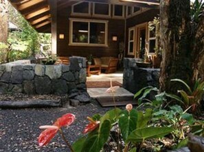 Property grounds - Volcano Mist Cottage (Volcano)