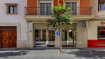 Fachada de la propiedad