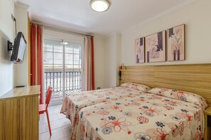 Chambre Double | Bureau, chambres insonorisées, Wi-Fi gratuit, draps fournis