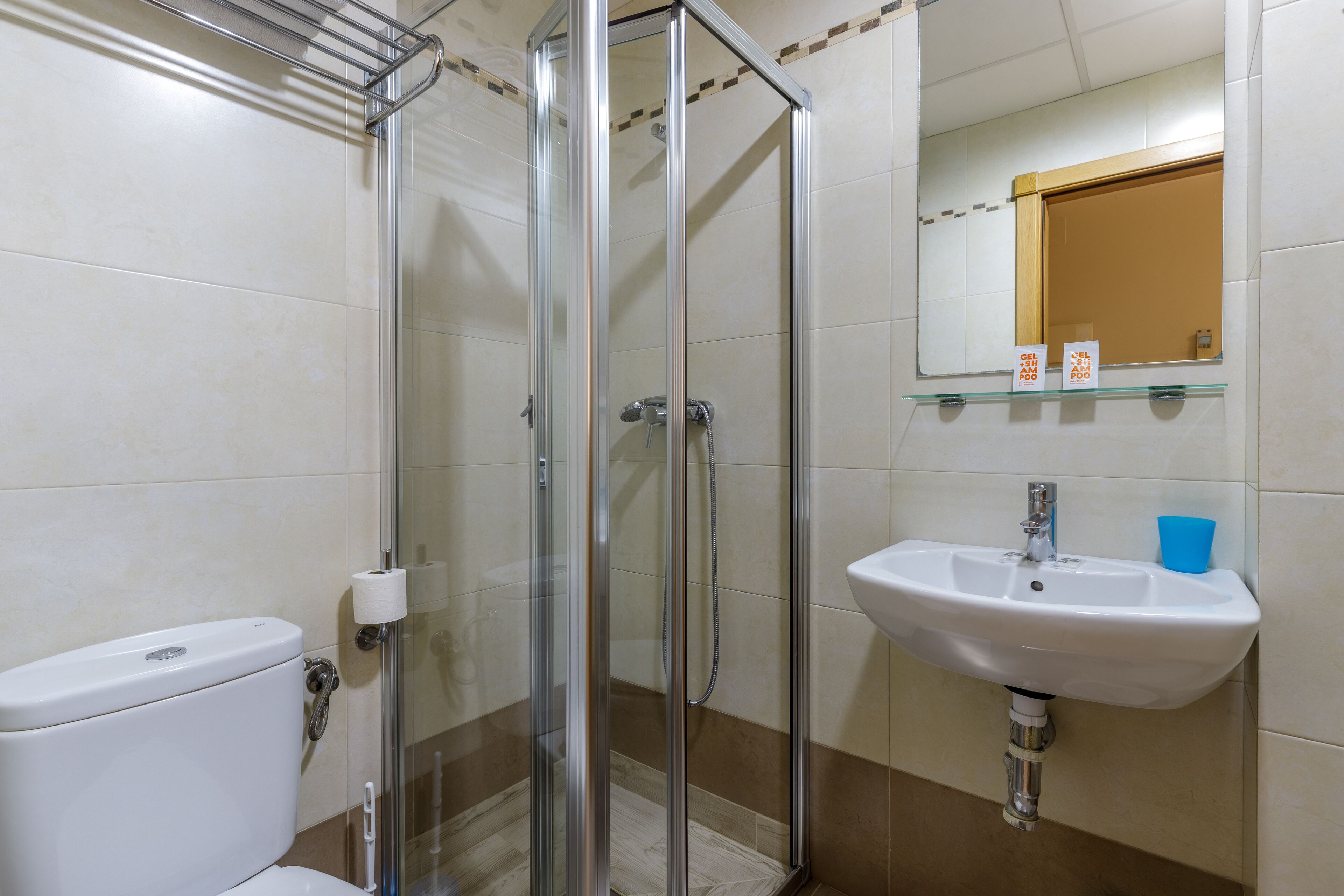 shower, free toiletries, hair dryer, towels