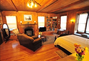 The Honeymoon Suite | 1 bedroom, Egyptian cotton sheets, premium bedding