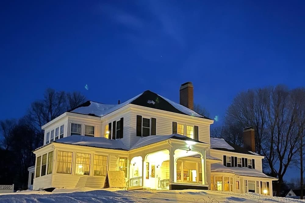 Brewster Inn