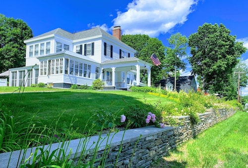 Brewster Inn