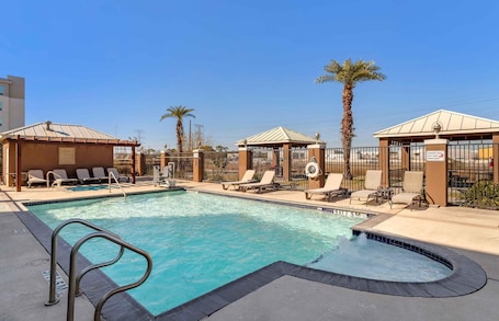 Seasonal outdoor pool. Extended Stay America Suites Houston IAH Airport