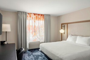 Room, 1 King Bed | Down duvets, in-room safe, desk, iron/ironing board - Fairfield Inn & Suites by Marriott New Buffalo (New Buffalo)