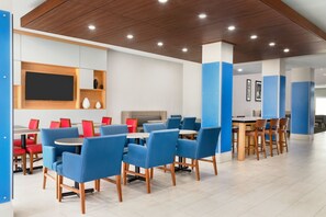 Bao gồm bữa sáng buffet hàng ngày