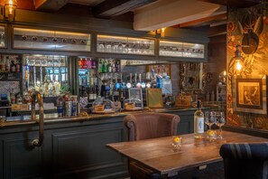 2 bar/lounge