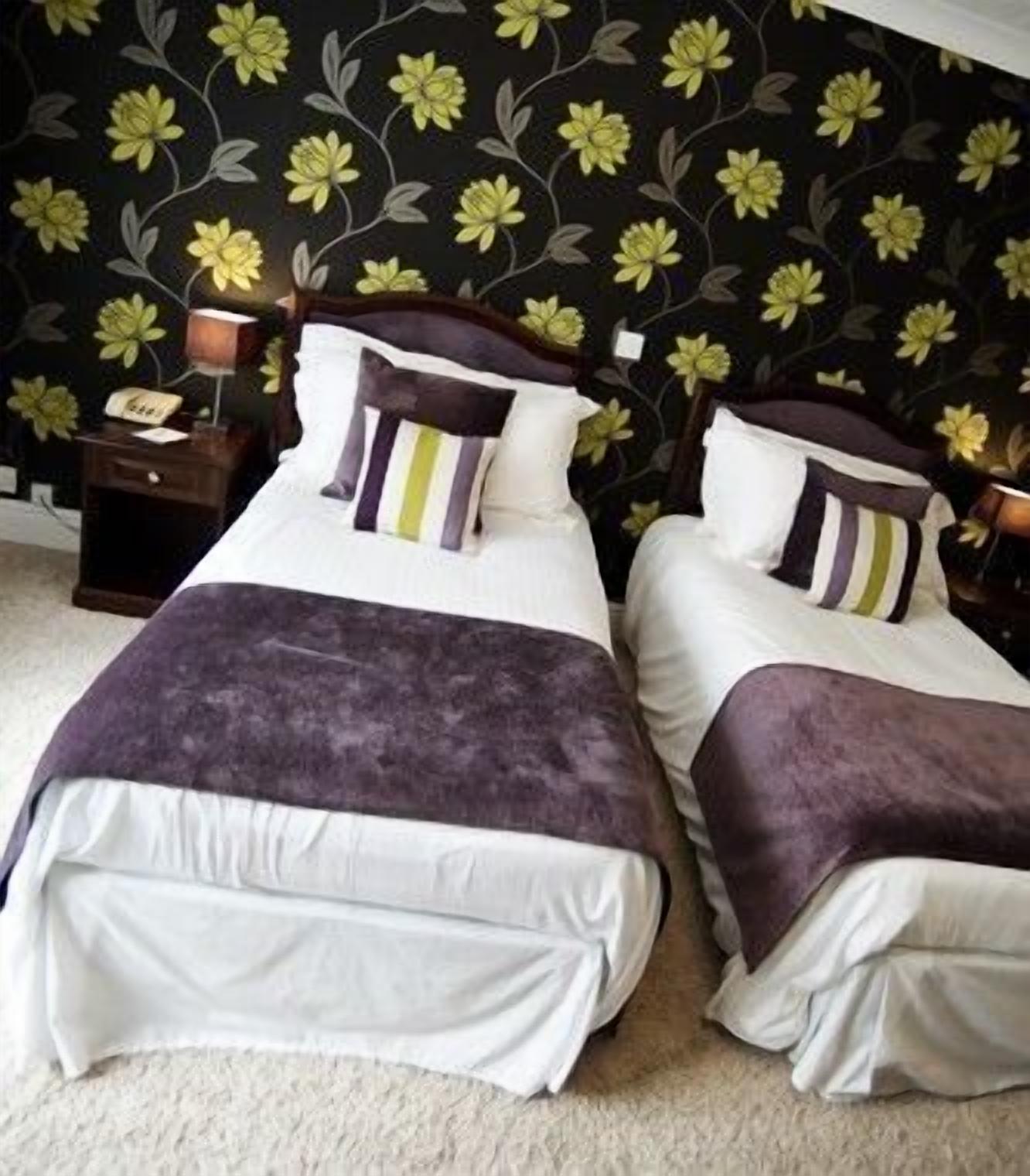 soundproofing, free wifi, bed sheets