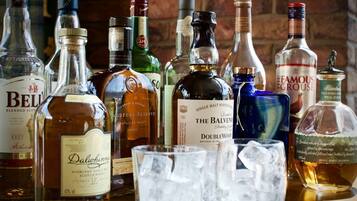 Breakfast, lunch, dinner served; al fresco dining