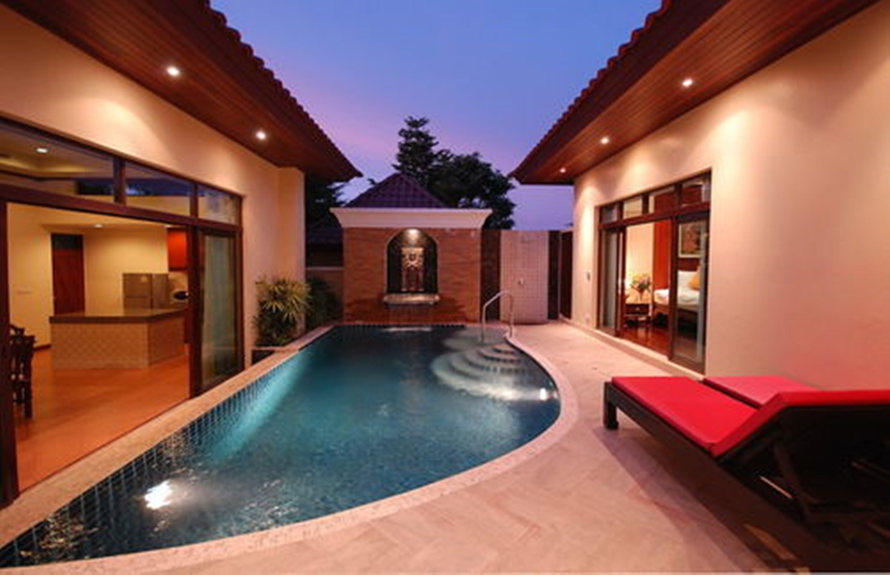indoor pool, 14 outdoor pools