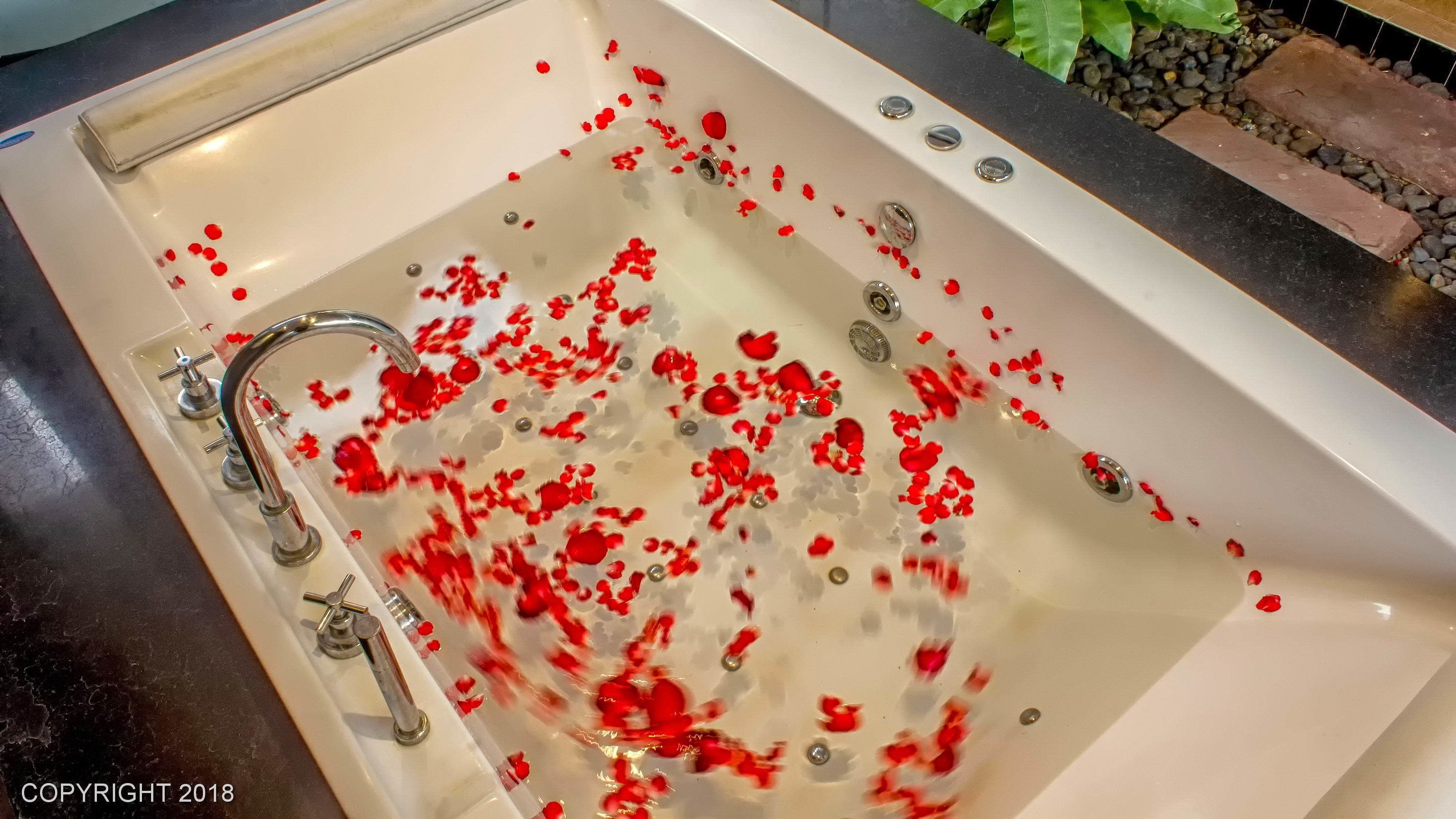 villa, 3 bedrooms, private pool | jetted bathtub