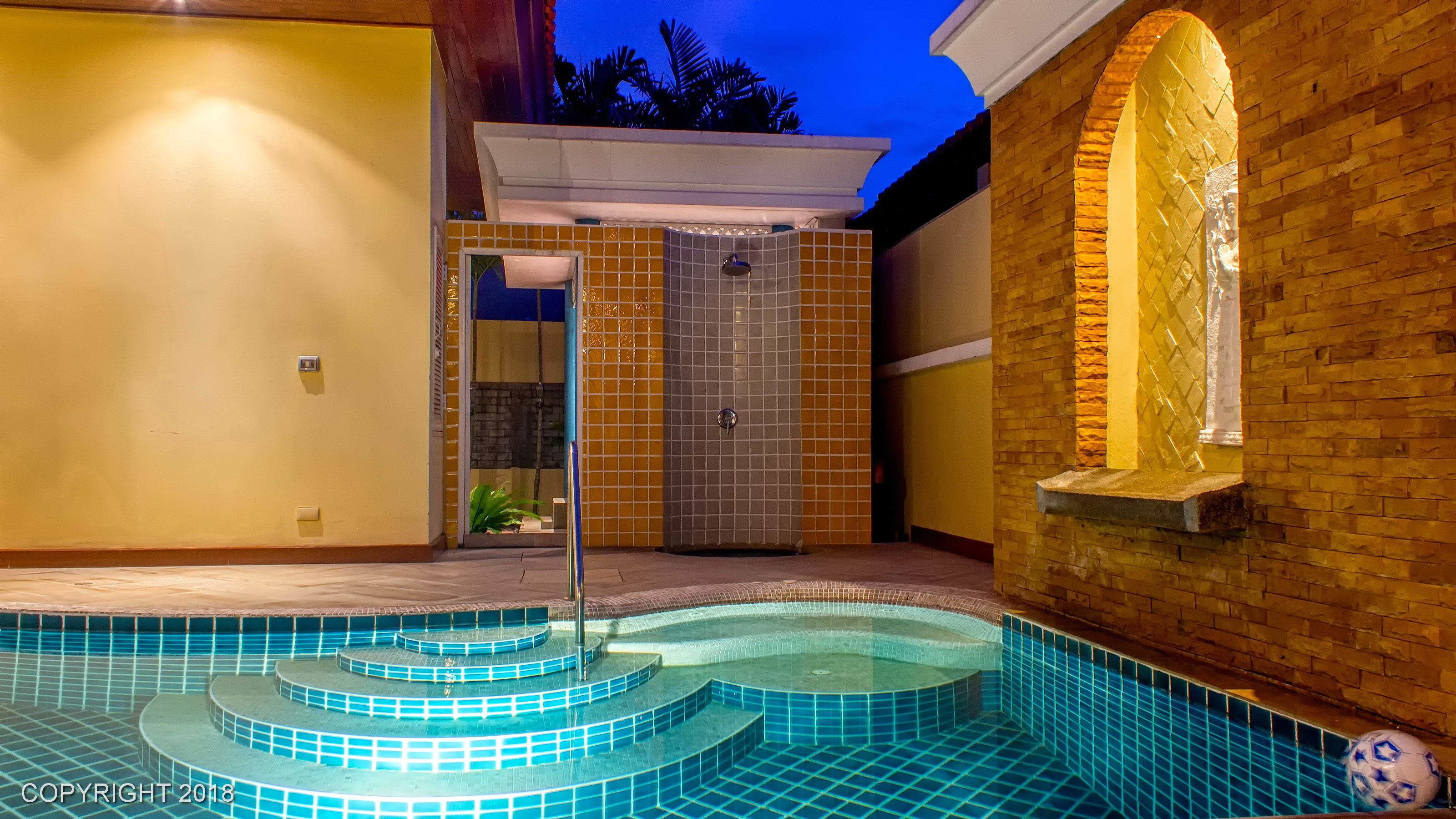 indoor pool, 14 outdoor pools