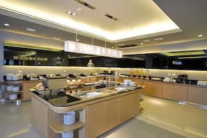 Colazione a buffet, servita tutte le mattine (282 THB a persona)