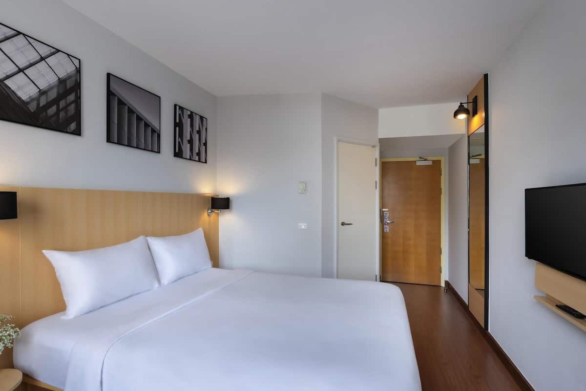 Superior Room, 1 Queen Bed