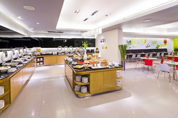Morgenmadsbuffet hver dag (282 THB pr. person)