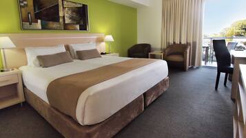 Laptop workspace, iron/ironing board, WiFi, bed sheets