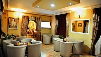 Área de estar no saguão